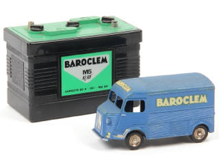 Lot 672 - DINKY TOYS (FRANCE) (1)