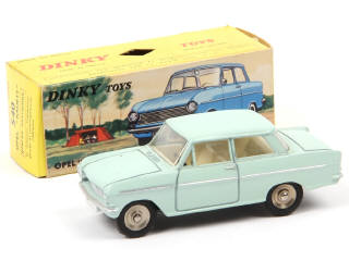Lot 605 - DINKY TOYS (FRANCE) (1)