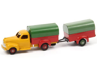 Lot 663 - DINKY TOYS (FRANCE) (1)