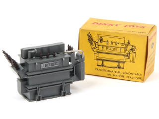 Lot 747 - DINKY TOYS (FRANCE) (1)