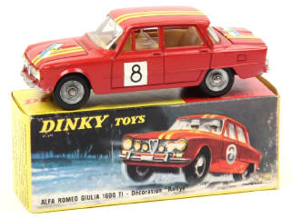 Lot 572 - DINKY TOYS (FRANCE) (1)