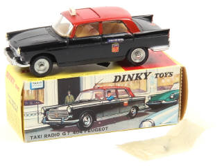 Lot 458 - DINKY TOYS (FRANCE) (1)