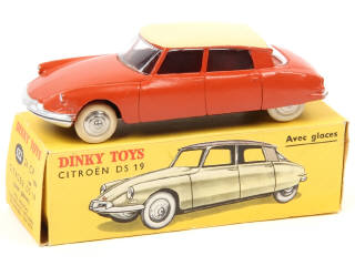 Lot 481 - DINKY TOYS (FRANCE) (1)