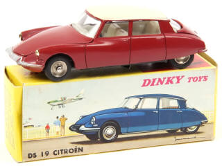 Lot 592 - DINKY TOYS (FRANCE) (1)