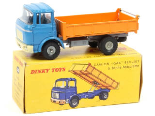 Lot 705 - DINKY TOYS (FRANCE) (1)
