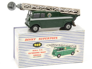 Lot 427 - DINKY TOYS (GB) (1)