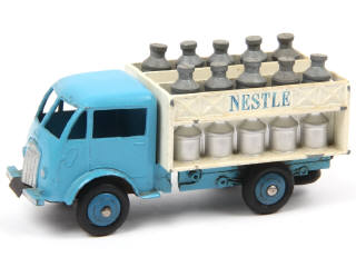 Lot 662 - DINKY TOYS (FRANCE) (1)