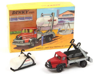 Lot 713 - DINKY TOYS (FRANCE) (1)