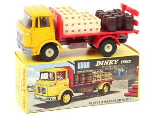 Lot 709 - DINKY TOYS (FRANCE) (1)