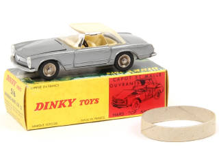 Lot 578 - DINKY TOYS (FRANCE) (1)