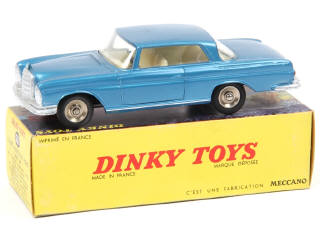 Lot 594 - DINKY TOYS (FRANCE) (1)