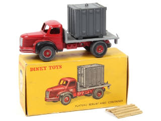 Lot 703 - DINKY TOYS (FRANCE) (1)
