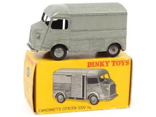 Lot 667 - DINKY TOYS (FRANCE) (1)