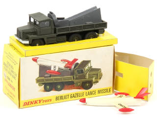 Lot 735 - DINKY TOYS (FRANCE) (1)
