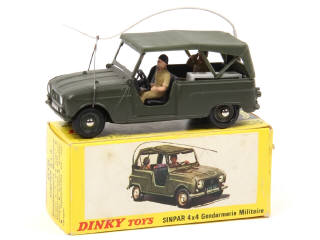 Lot 734 - DINKY TOYS (FRANCE) (1)