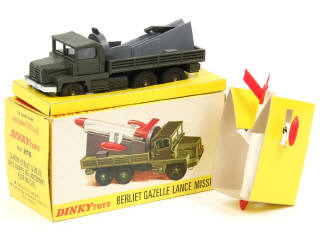 Lot 736 - DINKY TOYS (FRANCE) (1)