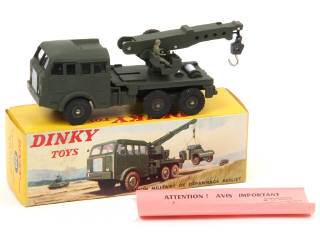 Lot 739 - DINKY TOYS (FRANCE) (1)