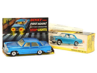 Lot 237 - DINKY TOYS (GB) (1)