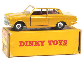 Lot 221 - DINKY TOYS (GB) (1)