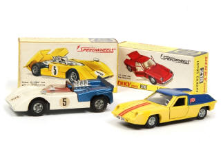 Lot 266 - DINKY TOYS (GB) (2)