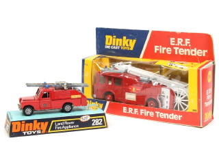 Lot 317 - DINKY TOYS (GB) (2)