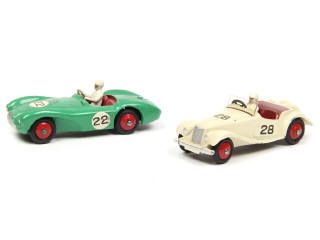 Lot 351 - DINKY TOYS (GB) (2)