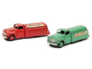 Lot 385 - DINKY TOYS (GB) (2)