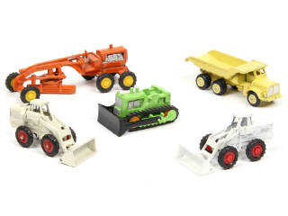Lot 398 - DINKY TOYS (GB) (5)