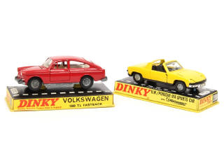 Lot 268 - DINKY TOYS (GB) (2)