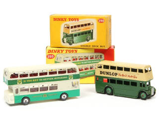 Lot 296 - DINKY TOYS (GB) (2)