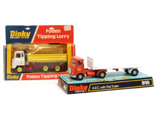 Lot 319 - DINKY TOYS (GB) (2)