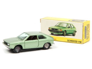 Lot 420 - DINKY TOYS (FRANCE) (1)