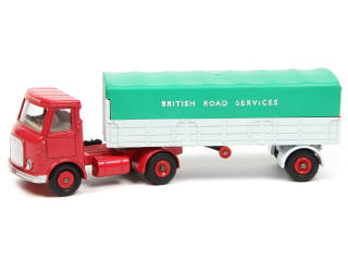 Lot 379 - DINKY TOYS (GB) (1)