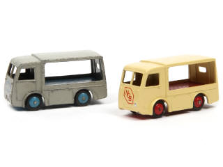 Lot 369 - DINKY TOYS (GB) (2)