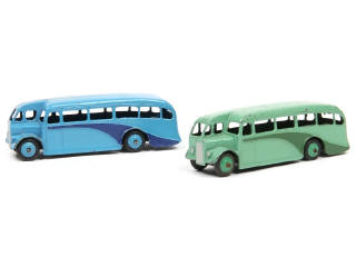 Lot 372 - DINKY TOYS (GB) (2)