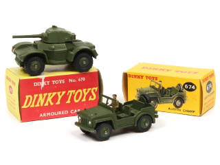 Lot 322 - DINKY TOYS (GB) (2)