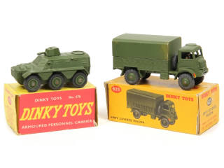 Lot 324 - DINKY TOYS (GB) (2)