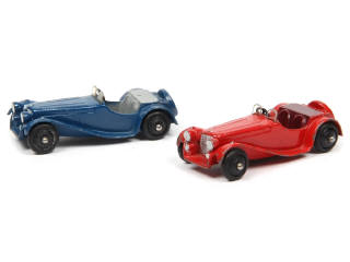 Lot 346 - DINKY TOYS (GB) (2)
