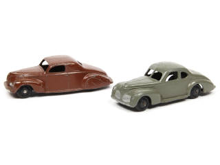 Lot 349 - DINKY TOYS (GB) (2)