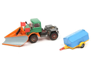 Lot 209 - CORGI TOYS (GB) (2)