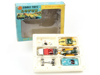 Lot 383 - CORGI TOYS (GB) (1)