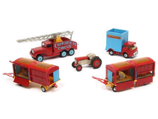 Lot 318 - CORGI TOYS (GB) (5)