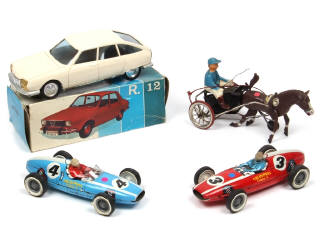 Lot 36 - DIVERS (4)