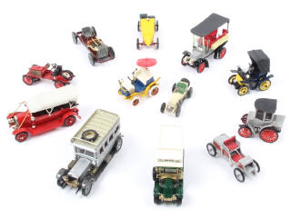 Lot 197 - DIVERS (12)