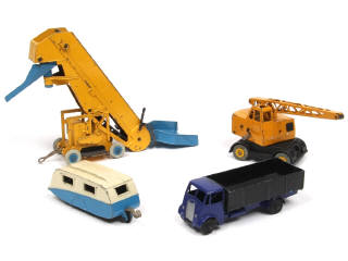 Lot 388 - DINKY TOYS (GB) (4)