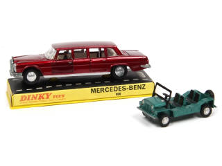 Lot 380 - DINKY TOYS (GB) (2)