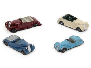 Lot 385 - DINKY TOYS (GB) (4)
