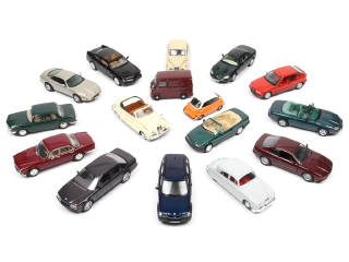 Lot 126 - DIVERS (16)