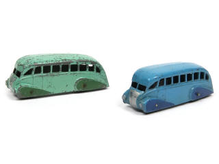 Lot 352 - DINKY TOYS (GB) (2)