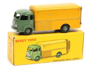 Lot 376 - DINKY TOYS (FRANCE) (1)